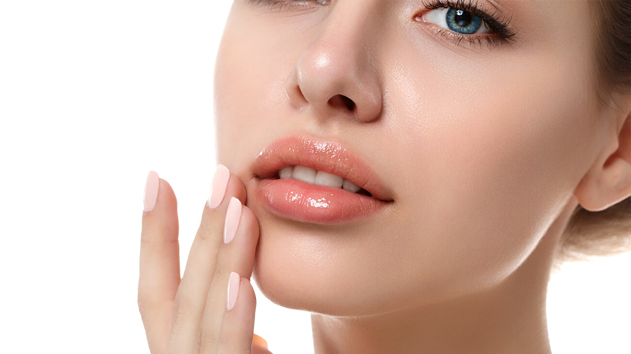 ¿Te gustaría hacerte un aumento de labios? Si estás buscando revitalizar tu rostro, contamos con distintas opciones que pueden darte buenos resultados. aumento de labios_clínica dermatológica isela méndez
